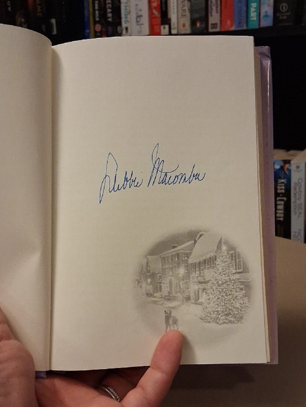 *signed* Dashing Through the Snow By Debbie Macomber - Picture 4 of 5
